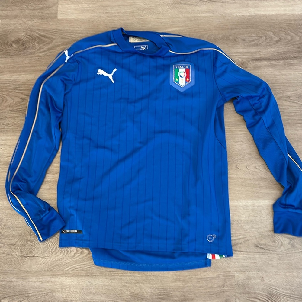 Italian National Team jersey men’s size medium. Never worn.